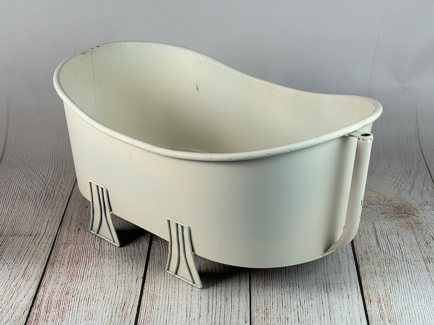 Footed Vintage Bathtub - Beige - Model 2 (AS IS ITEM #02)