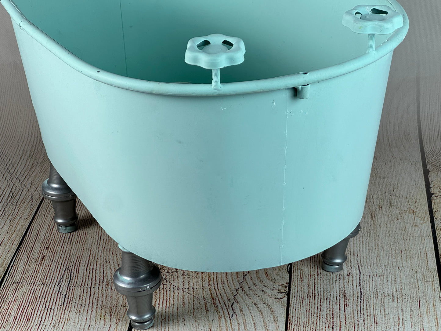 Footed Vintage Bathtub - Light Aquamarine (AS IS ITEM #01)