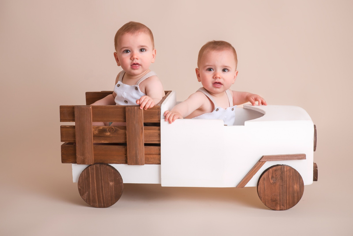 Rustic Convertible Pickup Truck Newborn Photography Prop – Newborn