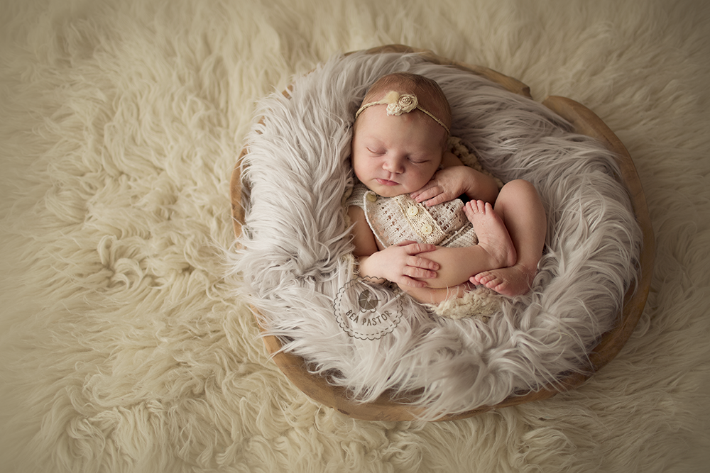 Mongolian Faux Fur - White-Newborn Photography Props