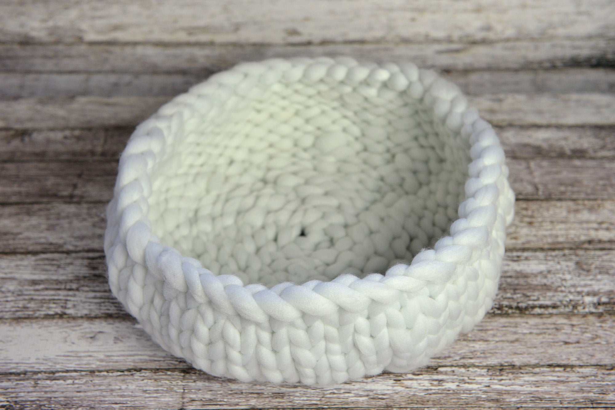 Knitted Thick Yarn Basket - White