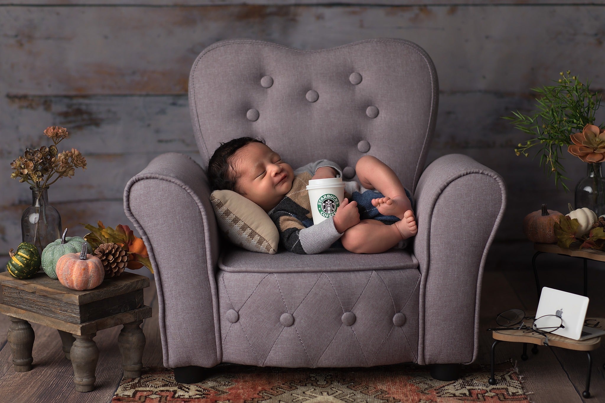 Sofa & Chair Props for Photography: A Practical Buyer’s Guide with Poses, Safety, and Styling Tips