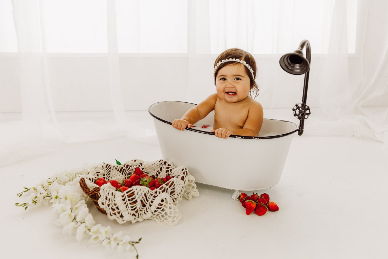 Vintage Bathtub Prop for newborn and photography. Includes faucet. Newborn Studio Props