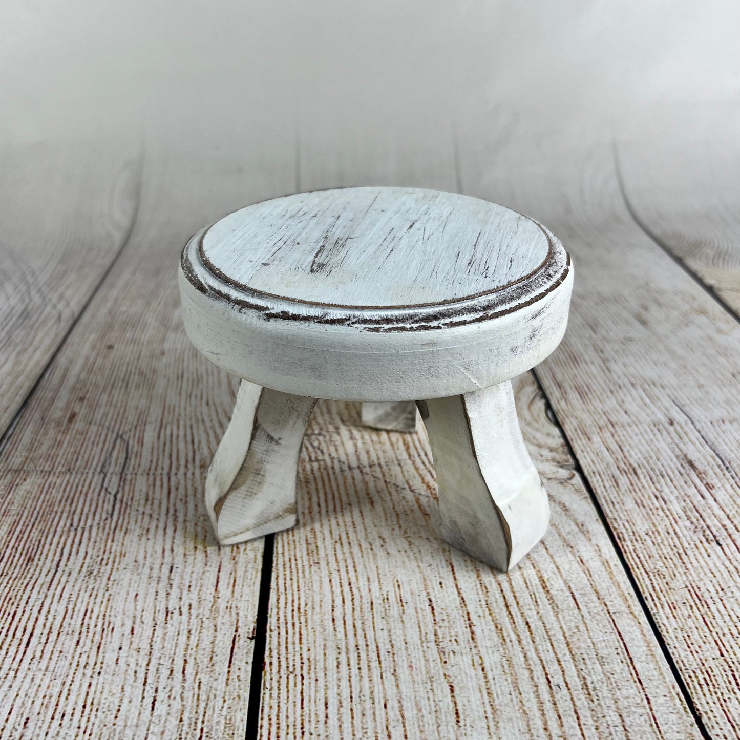 Rustic Round End Table - White Washed (AS IS ITEM #01)