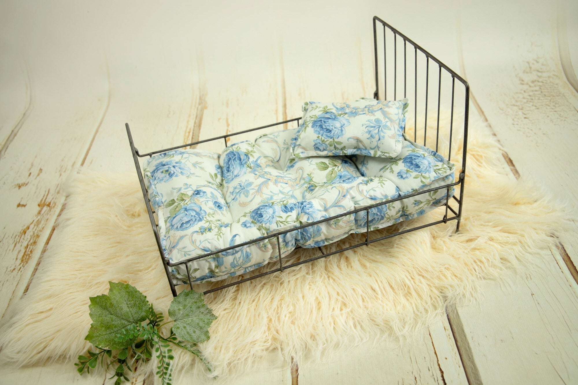 Vintage Wire Bed - Unpolished