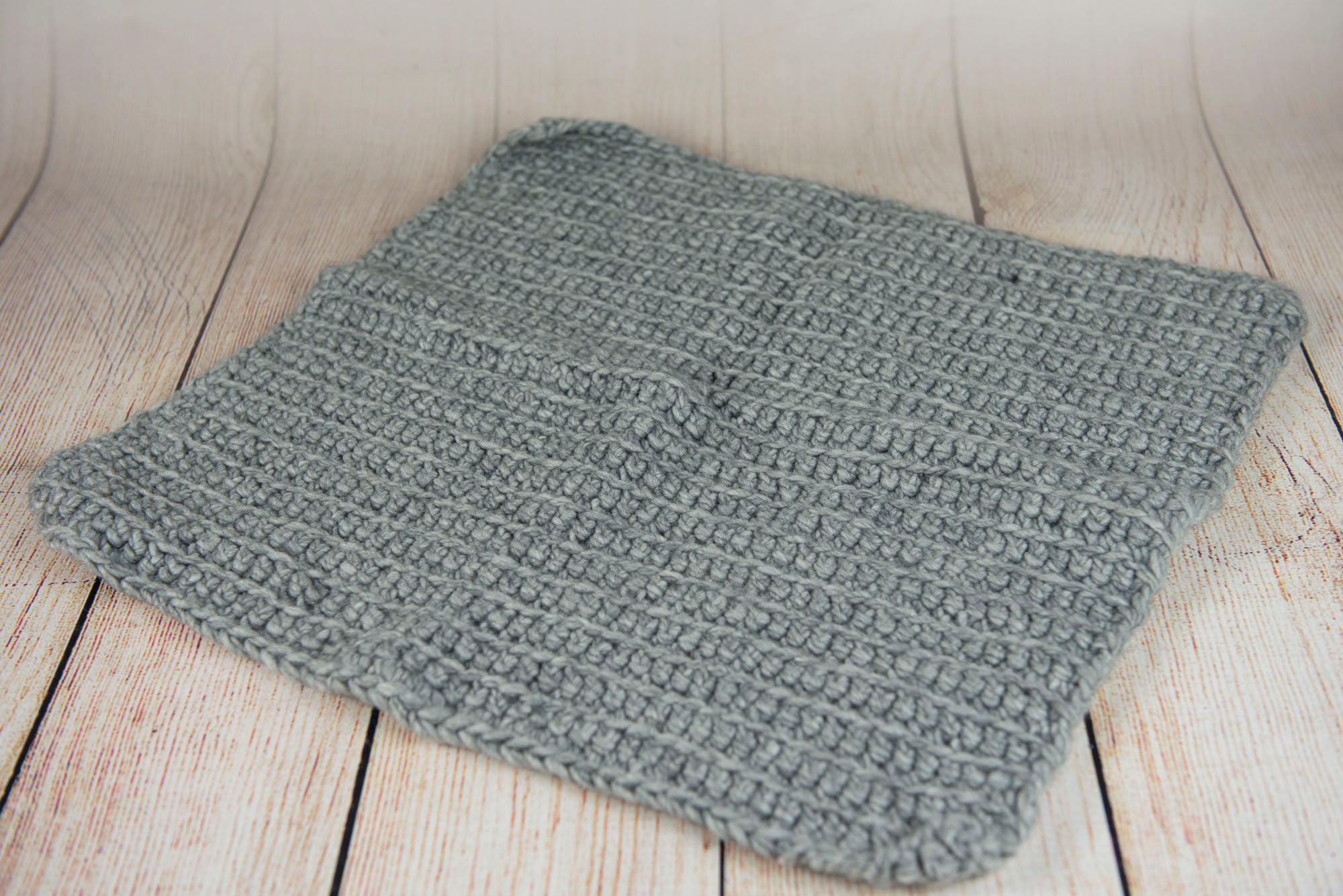 Knitted gray blanket for newborn photography