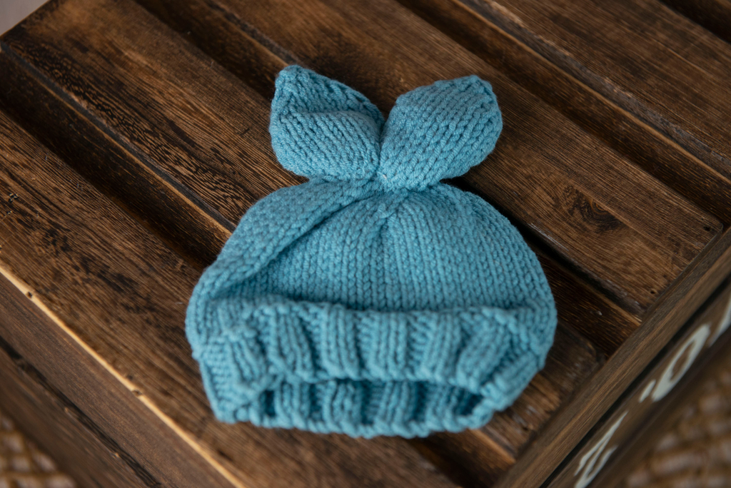 Newborn baby blue knitted hat with bunny ears for newborn photography