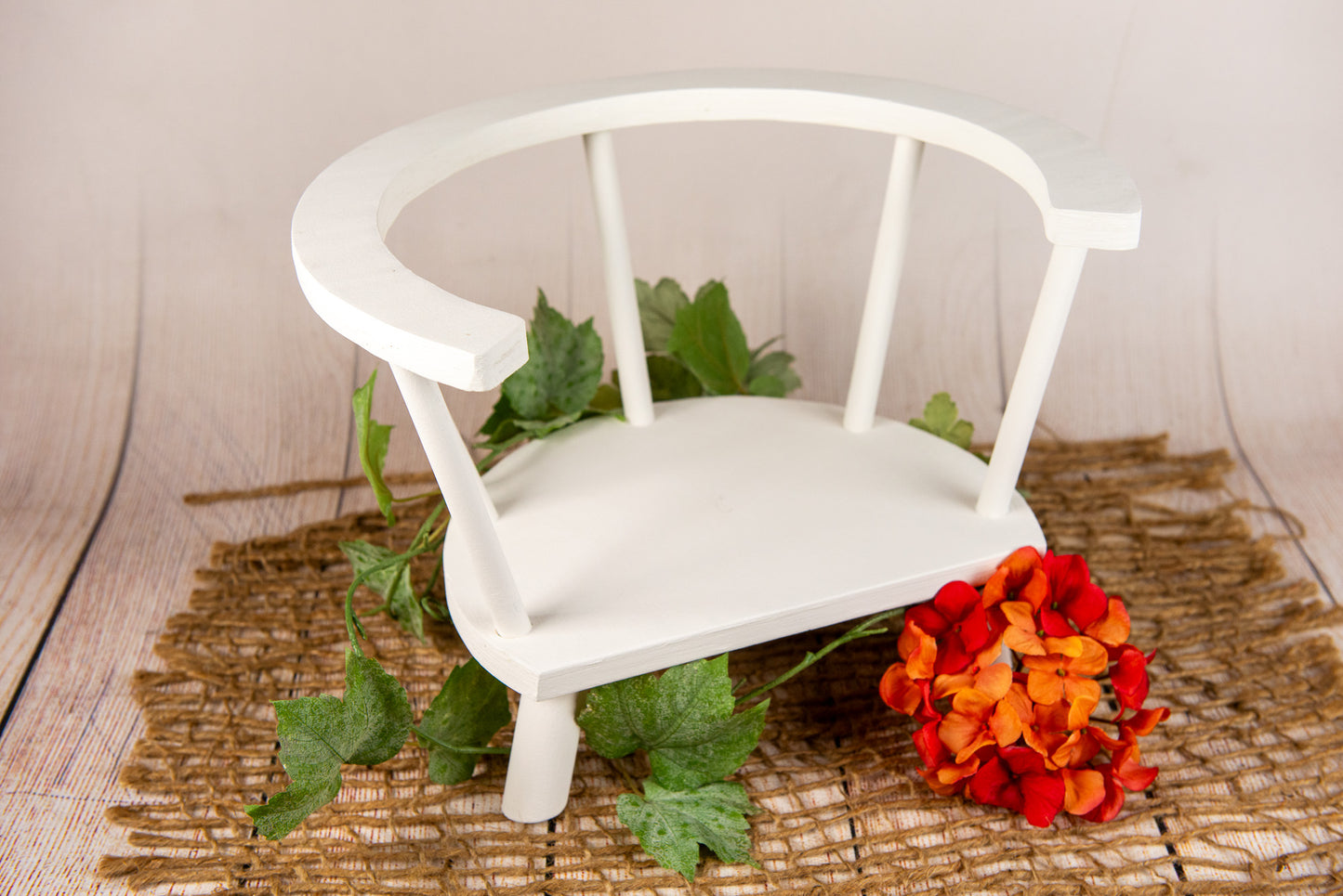 Wooden Orbit Chair - Smooth Spindle - White