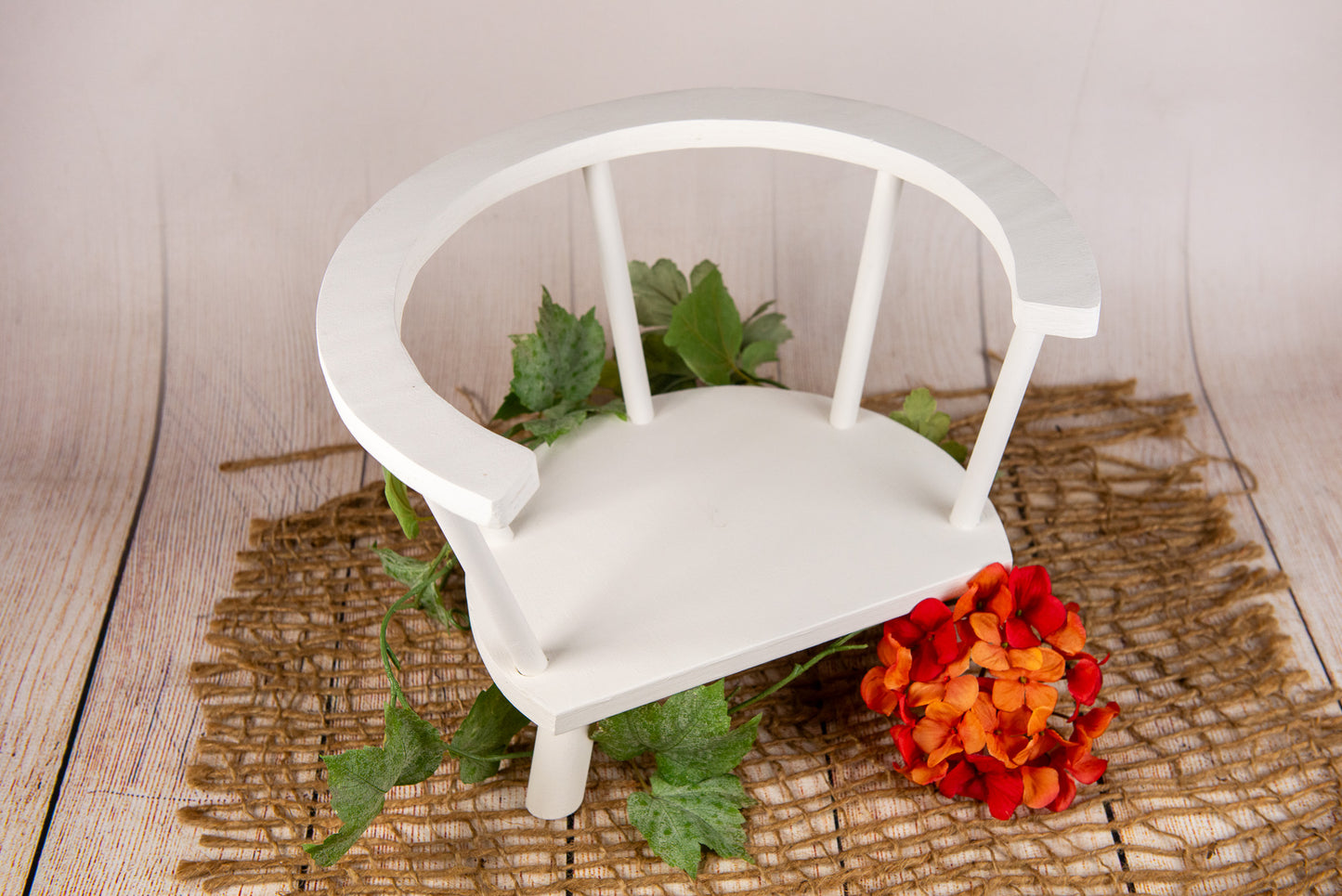 Wooden Orbit Chair - Smooth Spindle - White