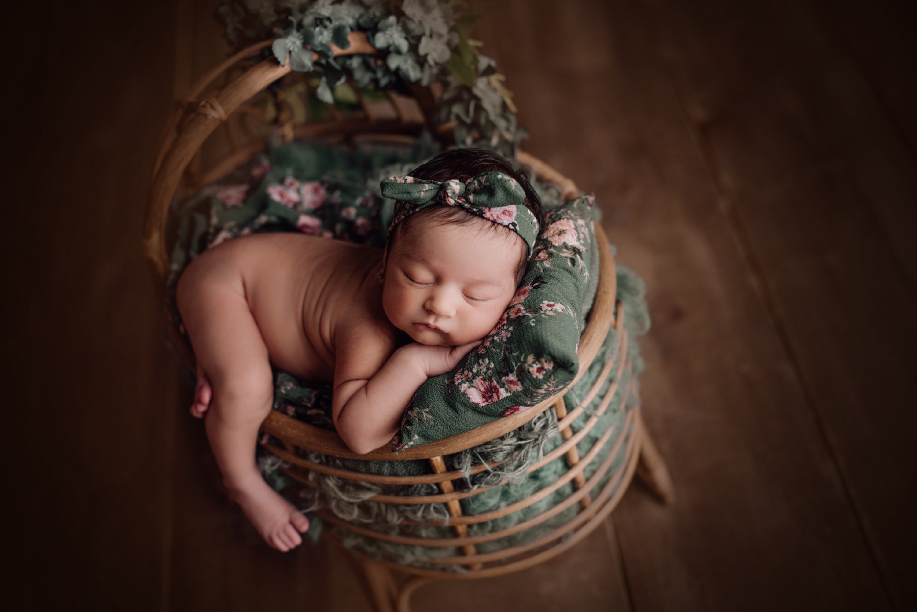 LullabyLuxe Rattan Bassinet - Chestnut Finish