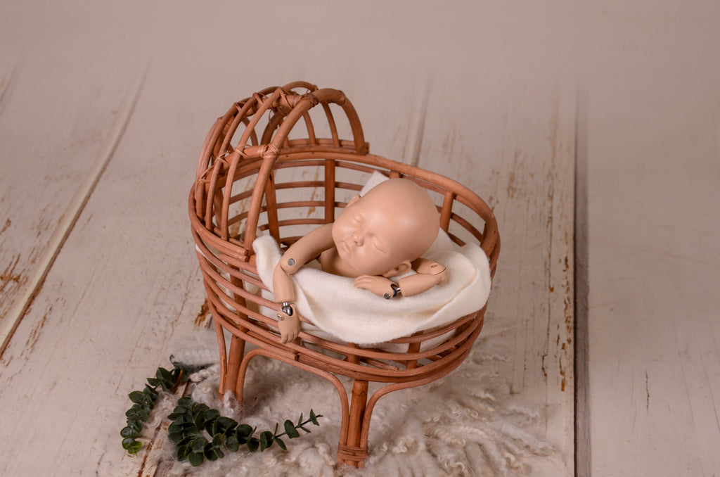 LullabyLuxe Rattan Bassinet - Chestnut Finish