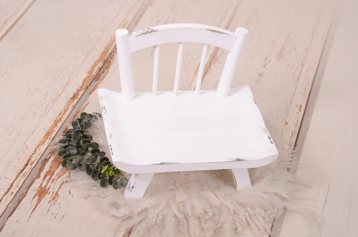 Small white wooden chair online