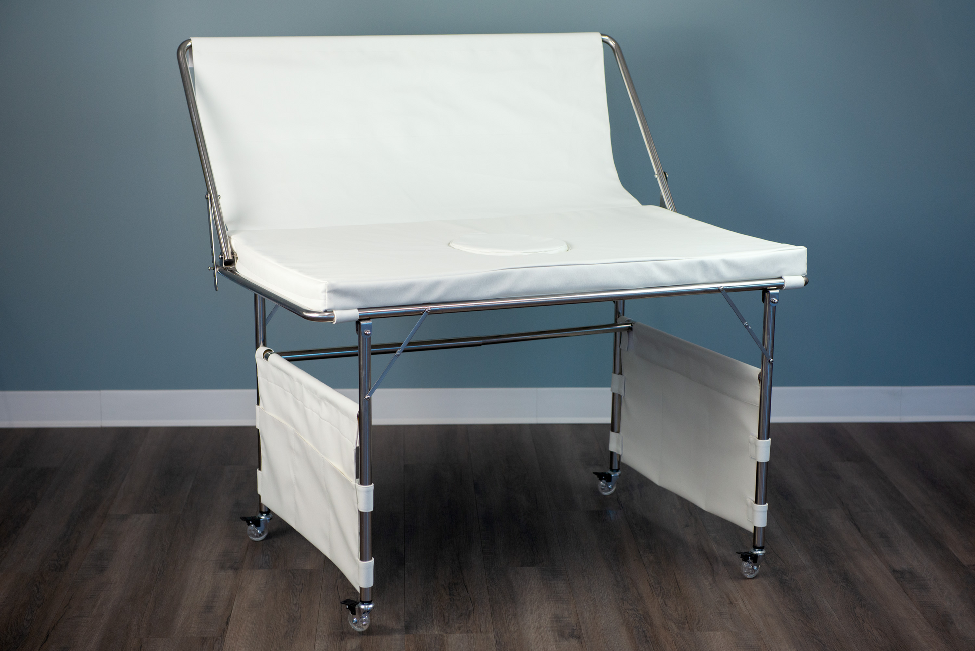 Unlike Paloma Schell Easy Table, we ship this posing table for newborn photography super-fast from California USA the same day you order.