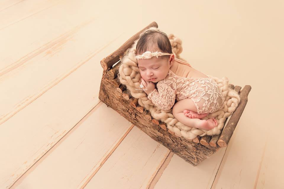 Curved Rustic Stand-Newborn Photography Props