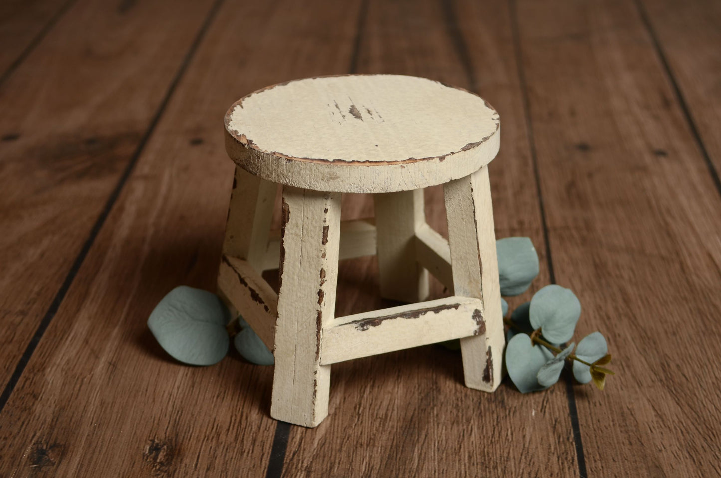 Rustic Round End Table - White