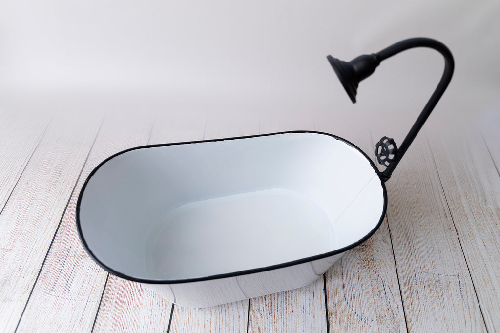 Footed Vintage Bathtub - White w/Black Rim