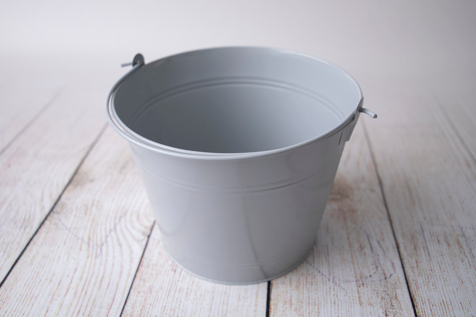 Metallic Vintage Bucket Newborn Photography Prop – Newborn Studio Props