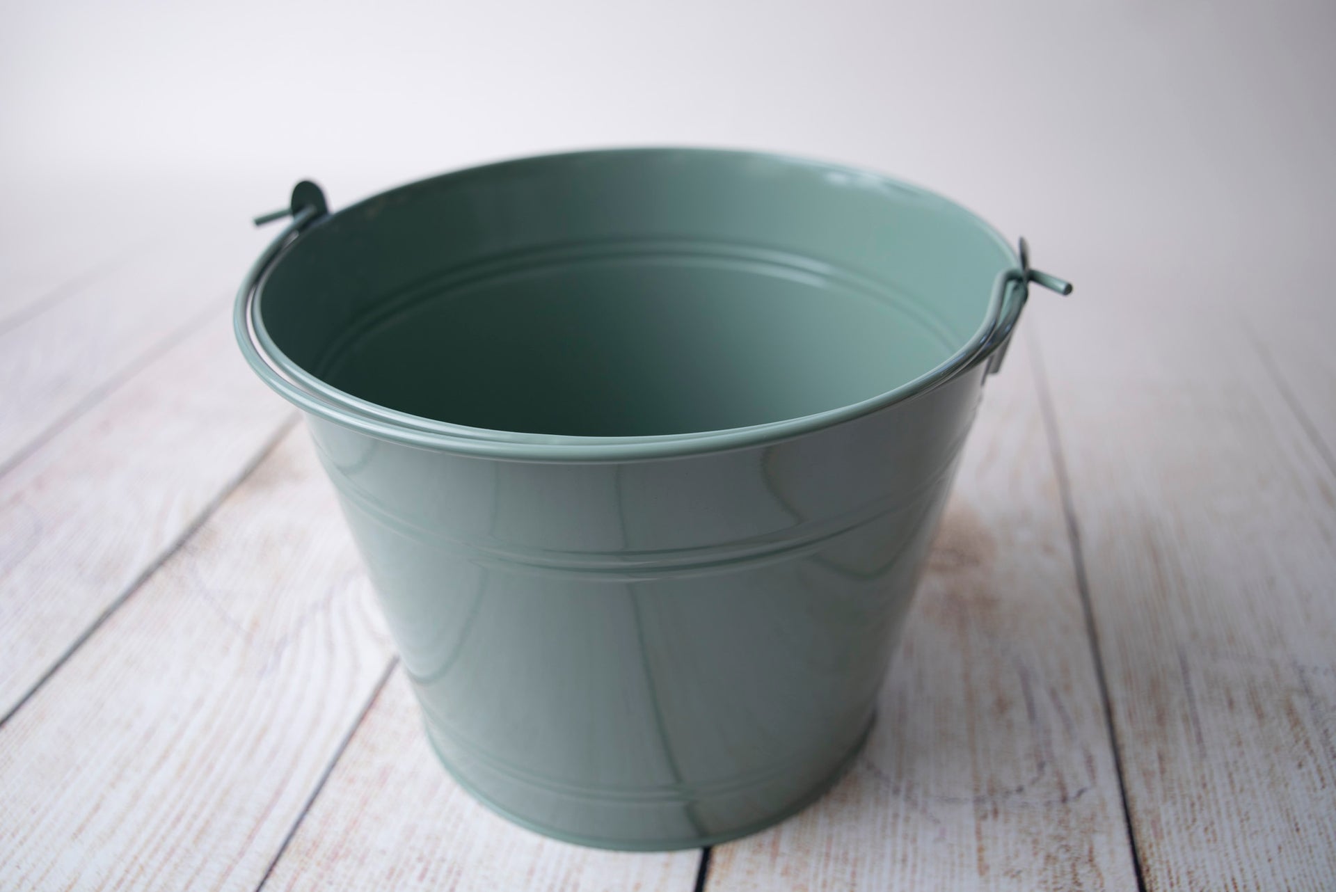 Metallic Vintage Bucket Newborn Photography Prop – Newborn Studio Props