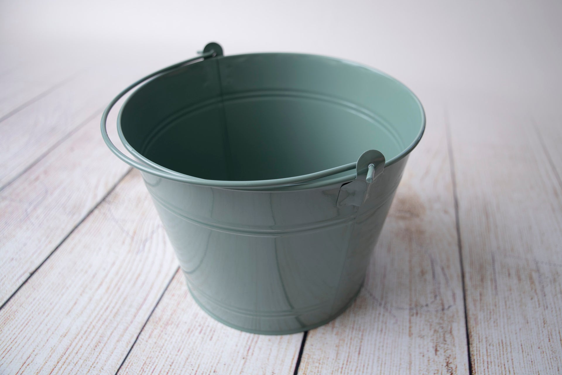 Metallic Vintage Bucket Newborn Photography Prop – Newborn Studio Props