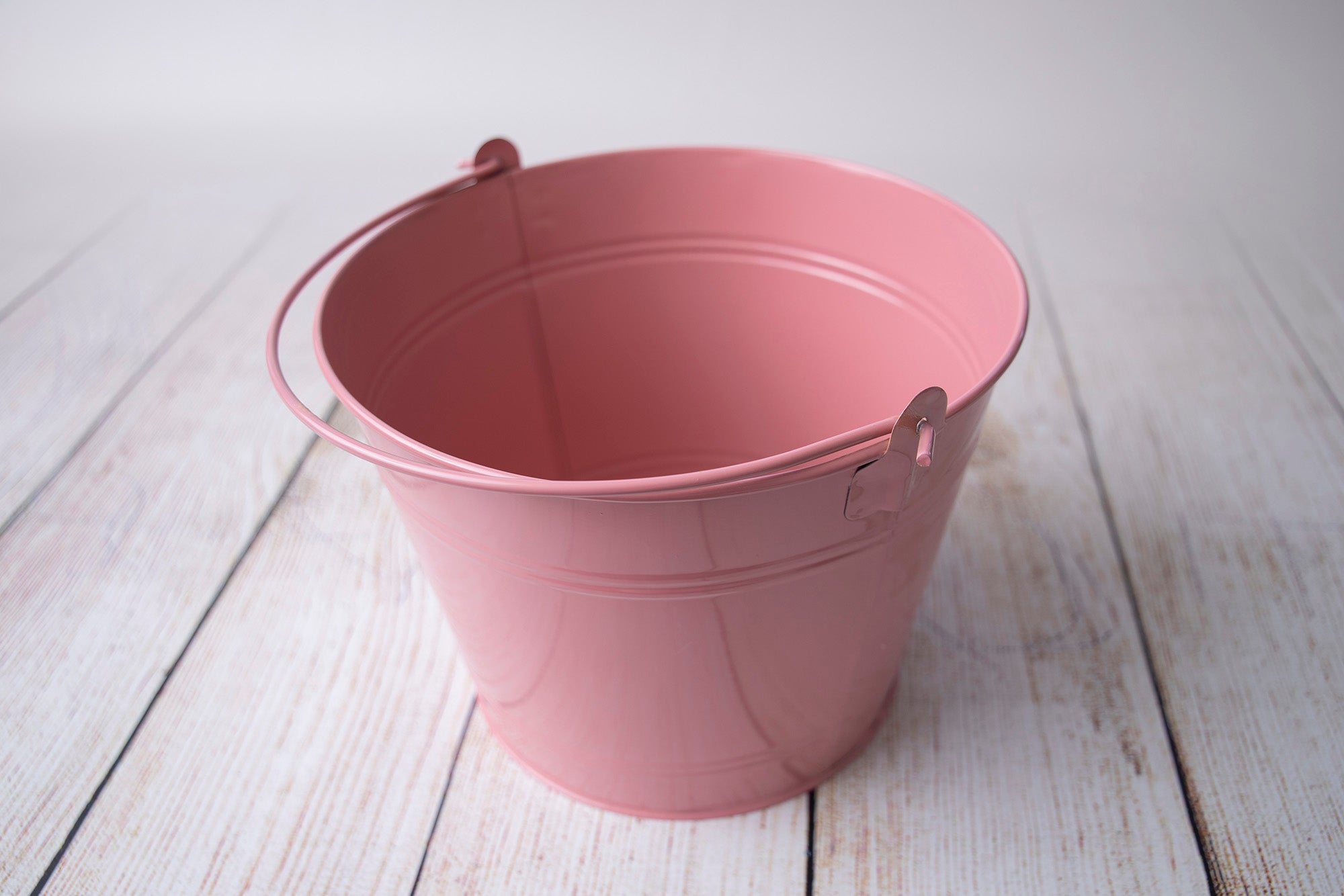 Metallic Vintage Bucket Newborn Photography Prop – Newborn Studio Props