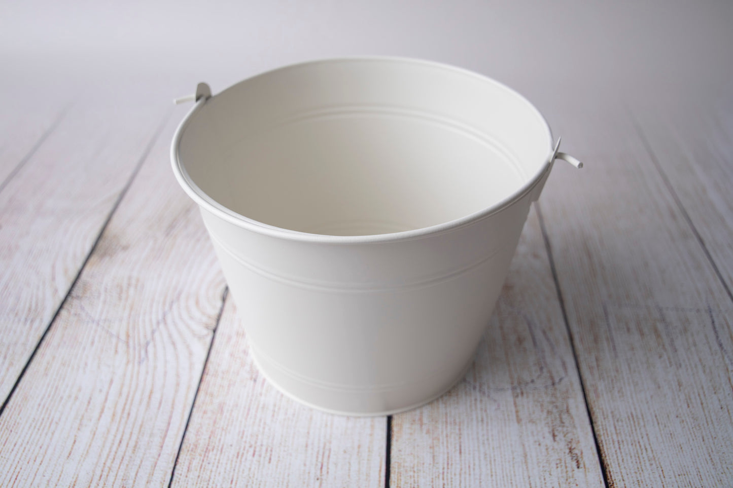 Vintage Bucket - White