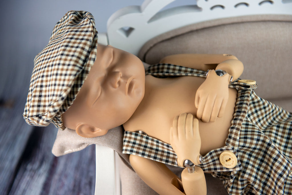 SET Dungarees & Newsboy Cap Checkered Pattern