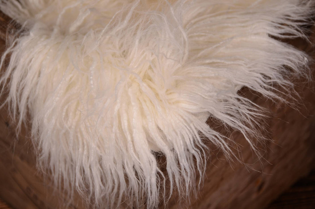 Mongolian Faux Fur - White-Newborn Photography Props