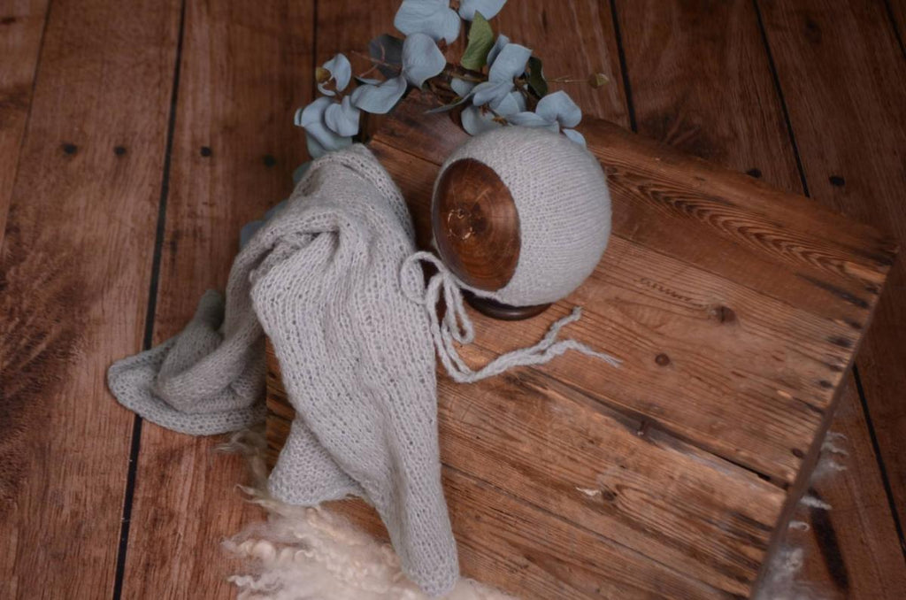 SET Smooth Mohair Bonnet and Wrap - Silver