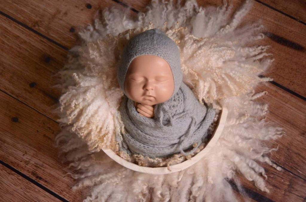 SET Smooth Mohair Bonnet and Wrap - Silver
