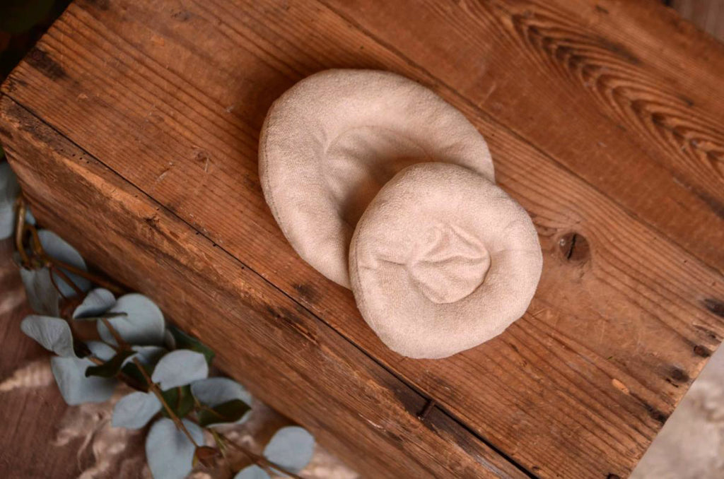 This incredible set of head support positioning pillows is one of the must-have items for every newborn photographer's studio.