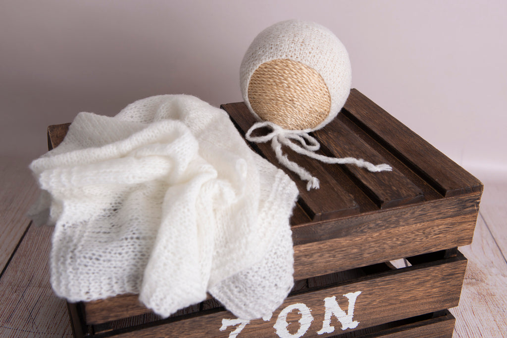 SET Smooth Mohair Bonnet and Wrap - White