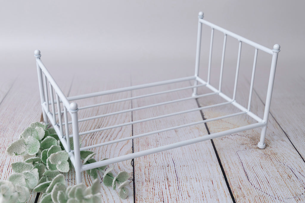 Vintage Bed - White - Model 6